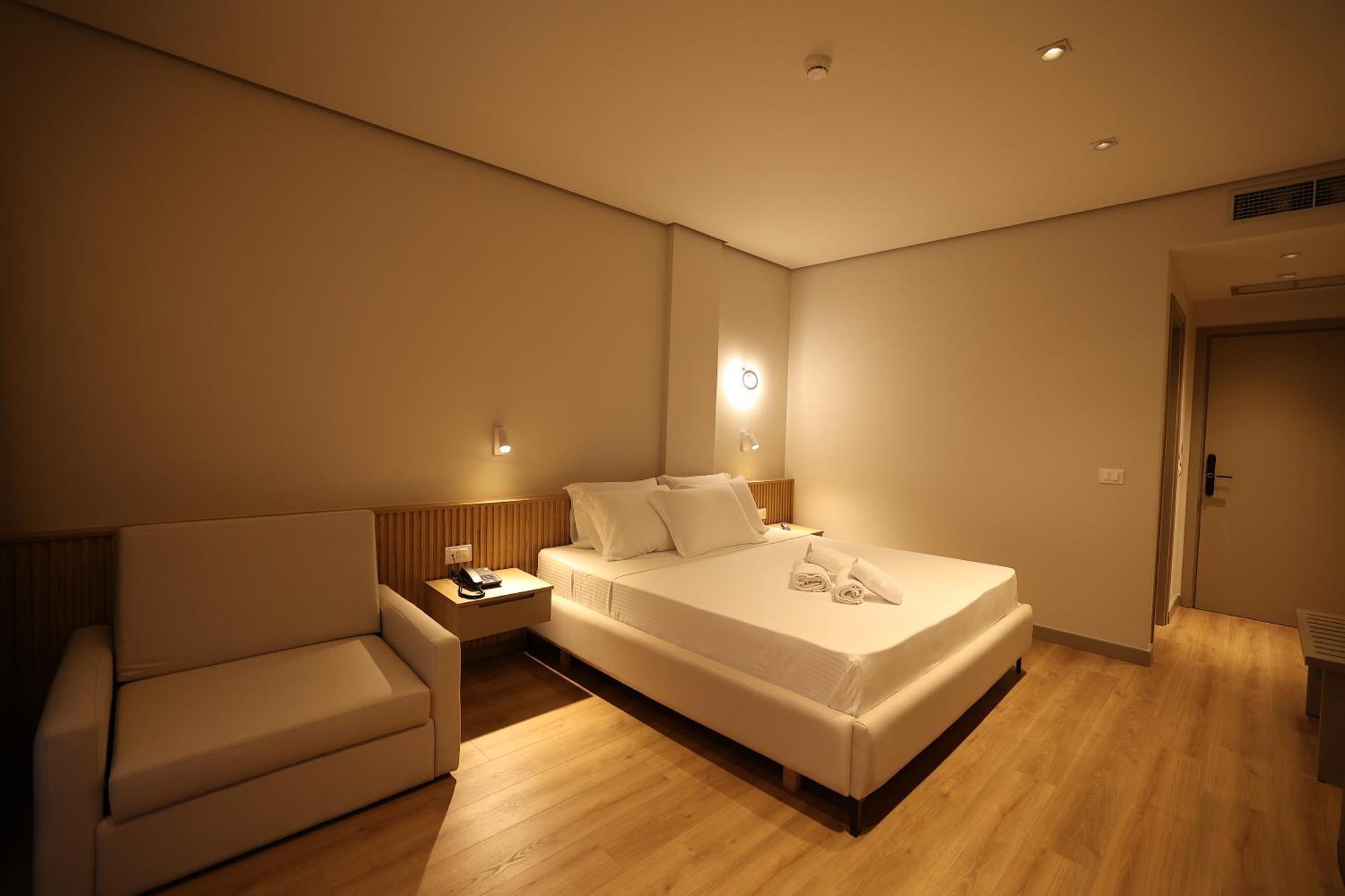 Amber Village Spille Bagian luar foto
