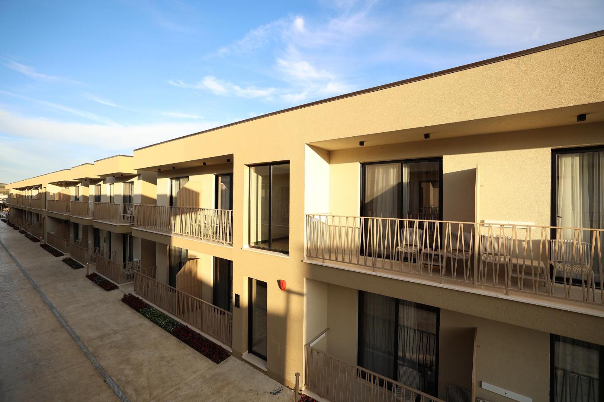 Amber Village Spille Bagian luar foto